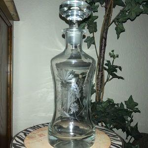 HOST PICK 💖🦋💖Vintage glass etched glass from 1960’s